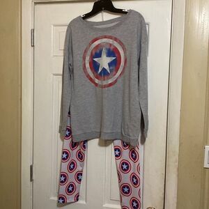 2 piece Marvel set pjs